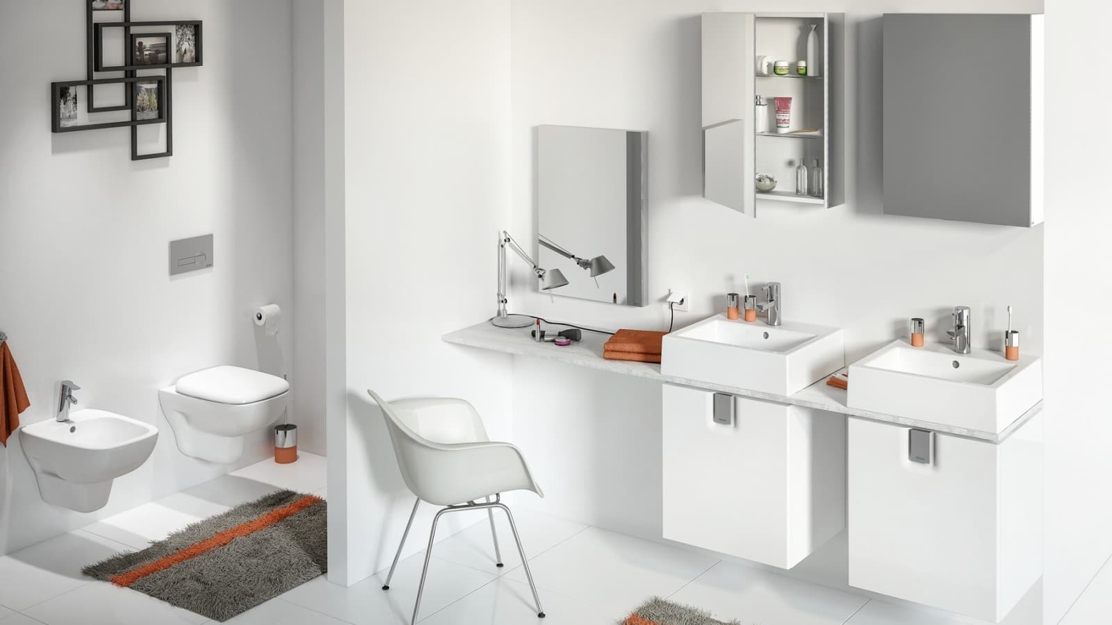 Kolo Rekord termékekkel felszerelt fürdőszoba Kolo Rekord termékekkel felszerelt fürdőszoba